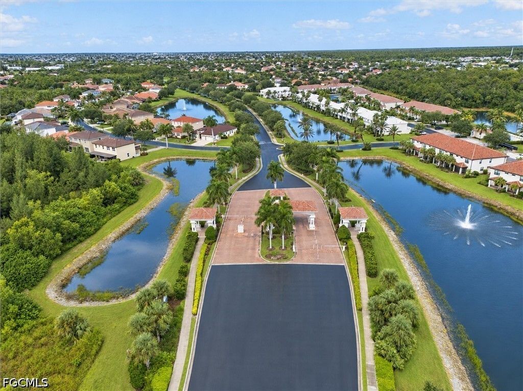 Image 47 of property listing at 1338 Weeping Willow CT, Cape Coral, FL 33909