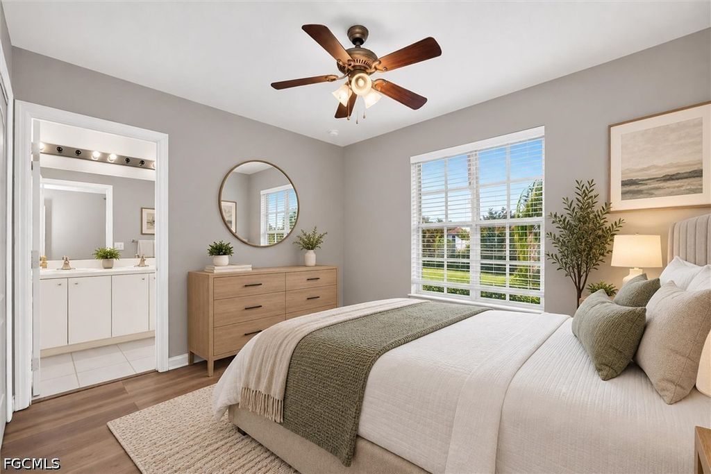 Image 6 of property listing at 1338 Weeping Willow CT, Cape Coral, FL 33909