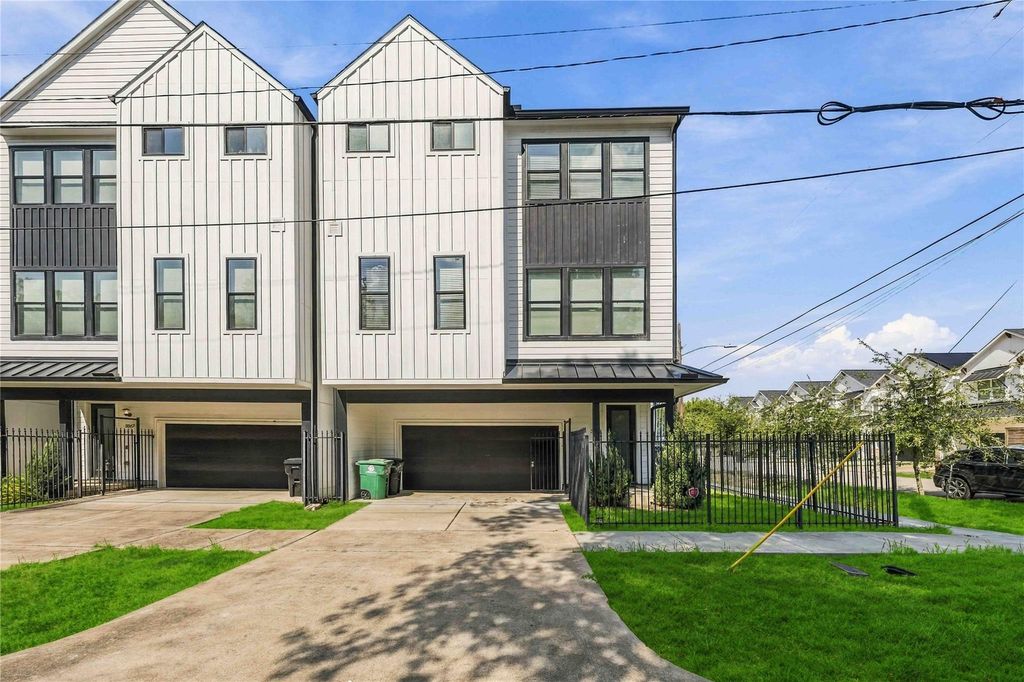 3369 Daphne Street, Houston, TX 77021
