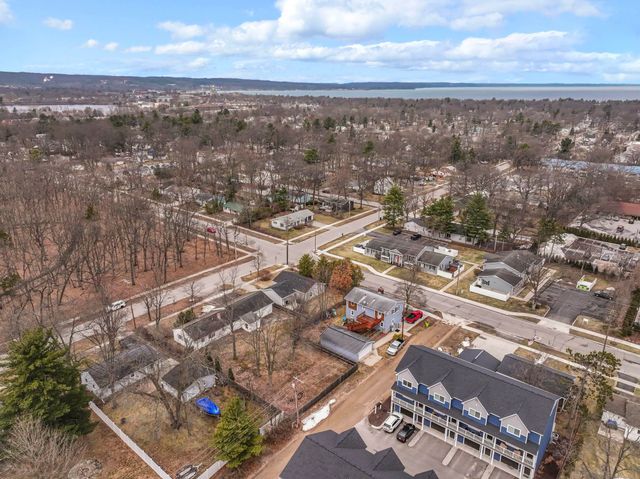 913 Fern Street, Traverse City, MI 49686