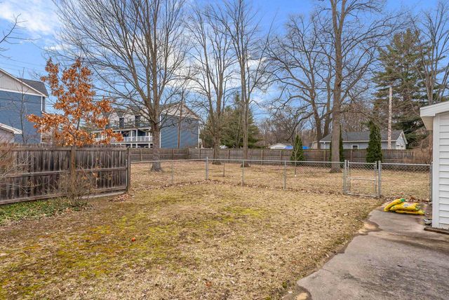 913 Fern Street, Traverse City, MI 49686