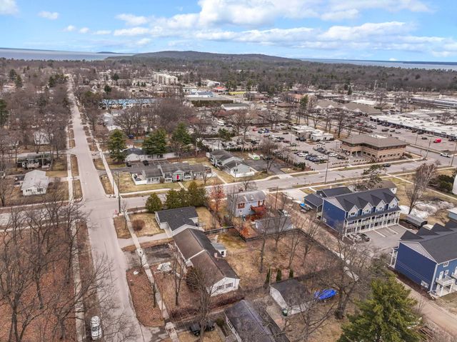 913 Fern Street, Traverse City, MI 49686