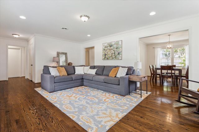 3215 Castlewood Street, Houston, TX 77025