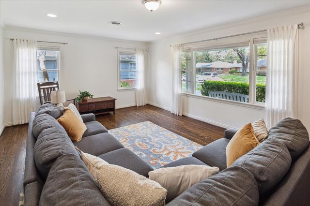 3215 Castlewood Street, Houston, TX 77025