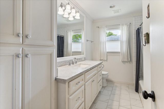 3215 Castlewood Street, Houston, TX 77025