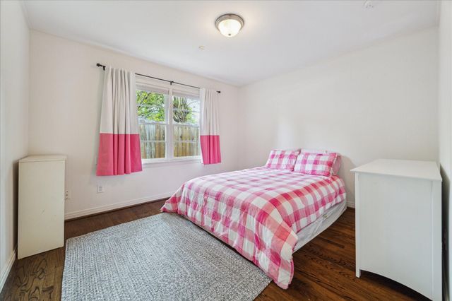 3215 Castlewood Street, Houston, TX 77025