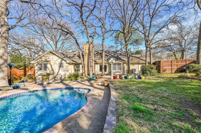 118 Ridgecrest Circle, Denton, TX 76205