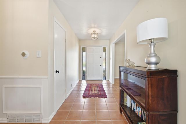 118 Ridgecrest Circle, Denton, TX 76205