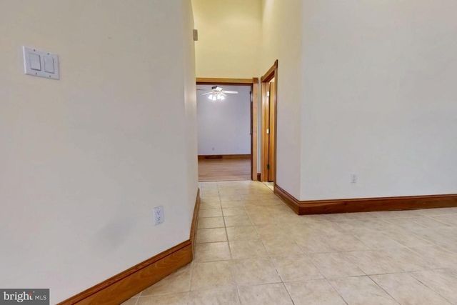 11 HOLLY KNOLL DR, Cape May Court House, NJ 08210