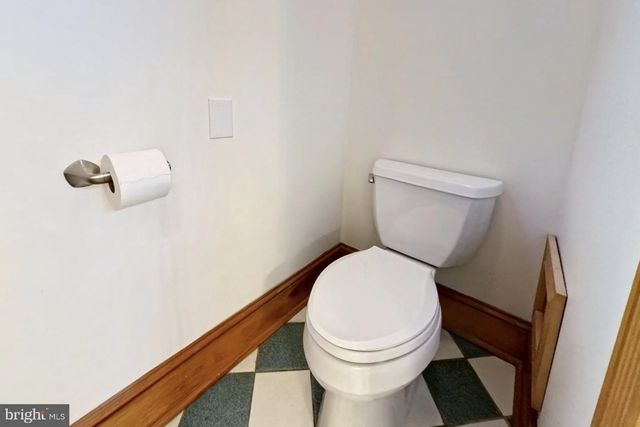 11 HOLLY KNOLL DR, Cape May Court House, NJ 08210