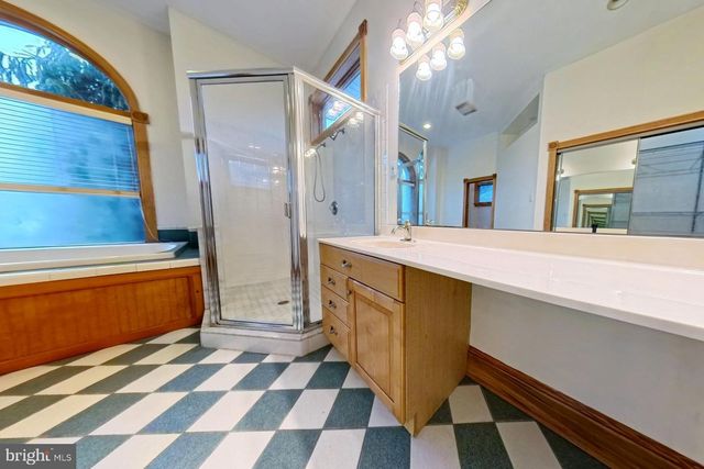 11 HOLLY KNOLL DR, Cape May Court House, NJ 08210