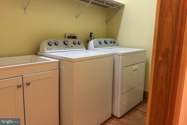 11 HOLLY KNOLL DR, Cape May Court House, NJ 08210