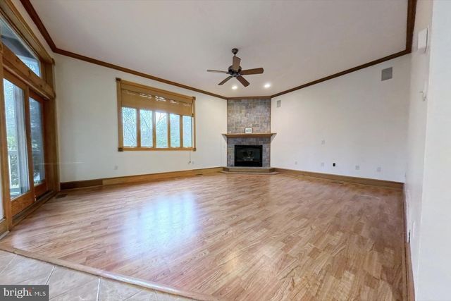 11 HOLLY KNOLL DR, Cape May Court House, NJ 08210