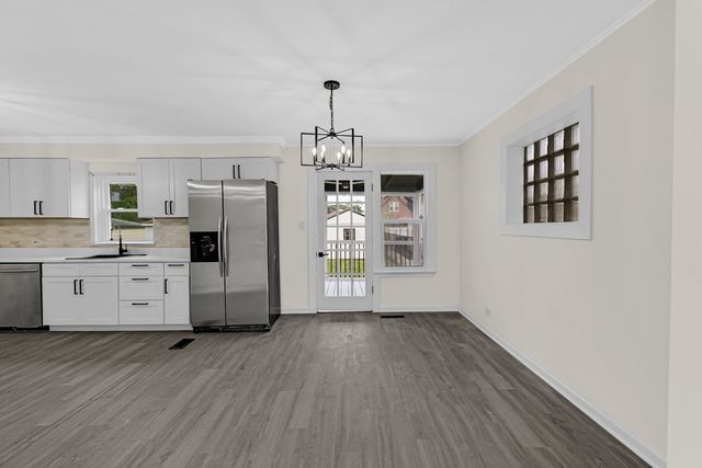 10048 S Rhodes Avenue, Chicago, IL 60628