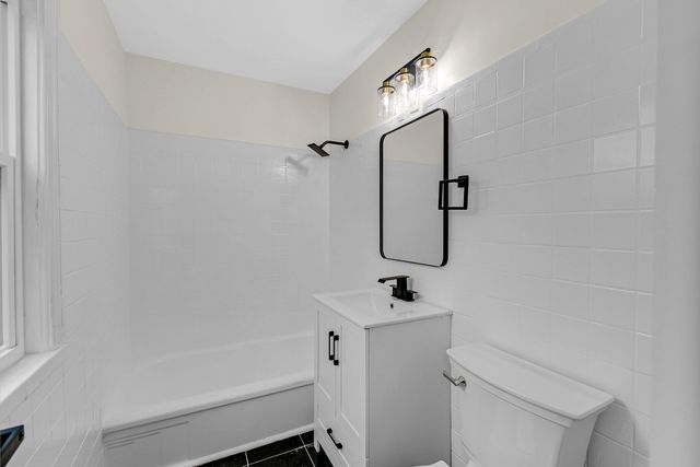 10048 S Rhodes Avenue, Chicago, IL 60628