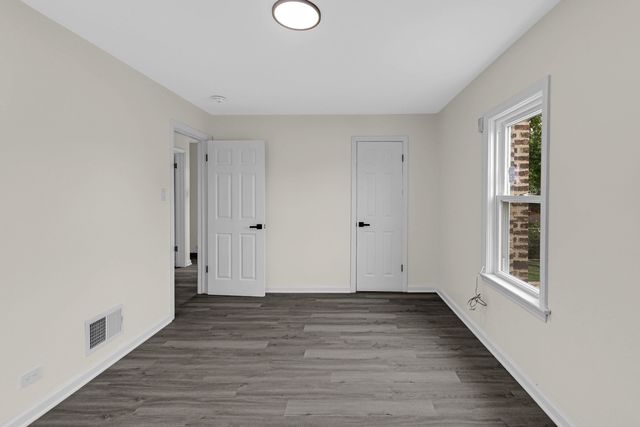 10048 S Rhodes Avenue, Chicago, IL 60628
