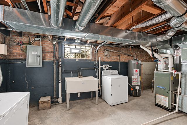 10048 S Rhodes Avenue, Chicago, IL 60628