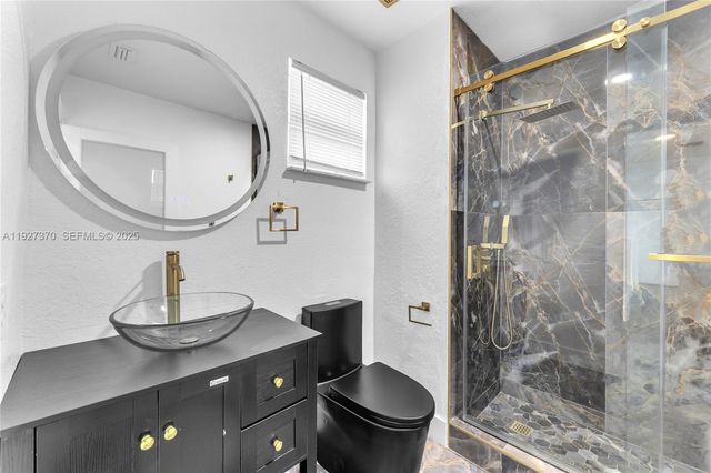 1541 NW 1st Ct, Miami, FL 33136