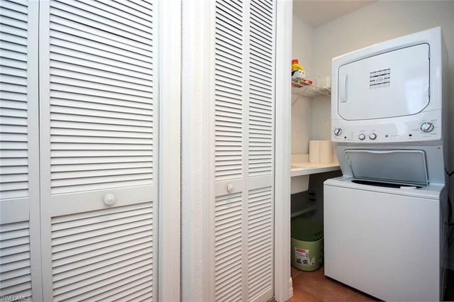 580 Sea Oats DR, Sanibel, FL 33957