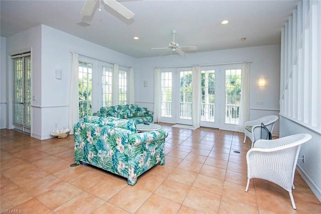 580 Sea Oats DR, Sanibel, FL 33957