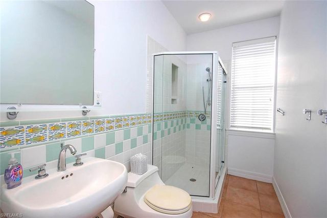 580 Sea Oats DR, Sanibel, FL 33957