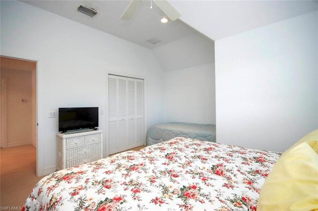 580 Sea Oats DR, Sanibel, FL 33957