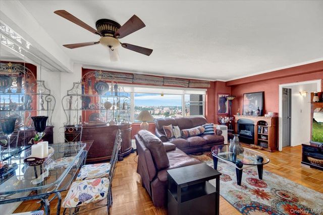4 Fordham Hill Oval 16C, Bronx, NY 10468