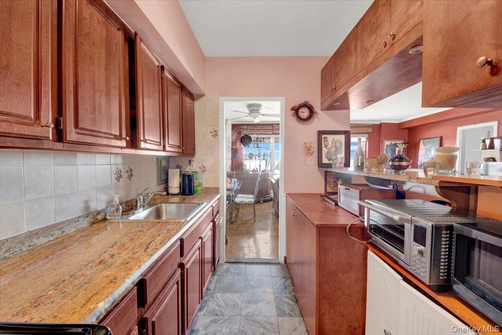 4 Fordham Hill Oval 16C, Bronx, NY 10468 — photo 4
