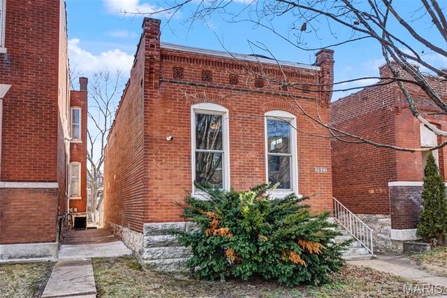 2922 Virginia Avenue, St Louis, MO 63118