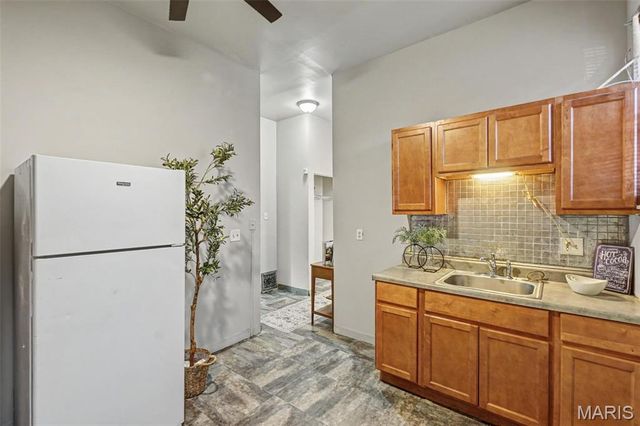 2922 Virginia Avenue, St Louis, MO 63118