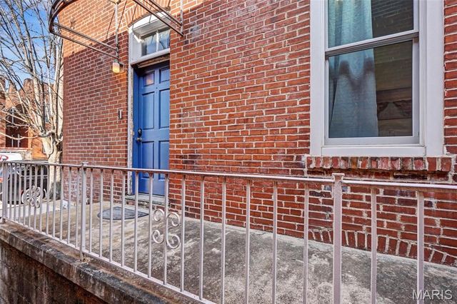 2922 Virginia Avenue, St Louis, MO 63118