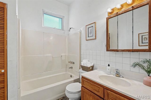 2922 Virginia Avenue, St Louis, MO 63118