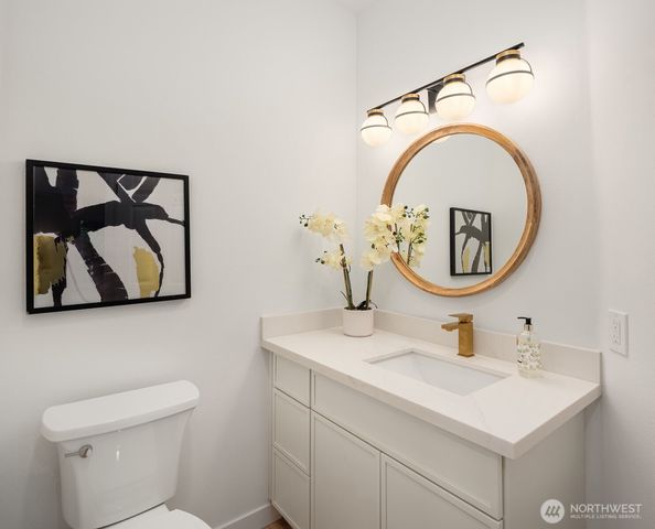 9732 Slater Avenue NE, Kirkland, WA 98033
