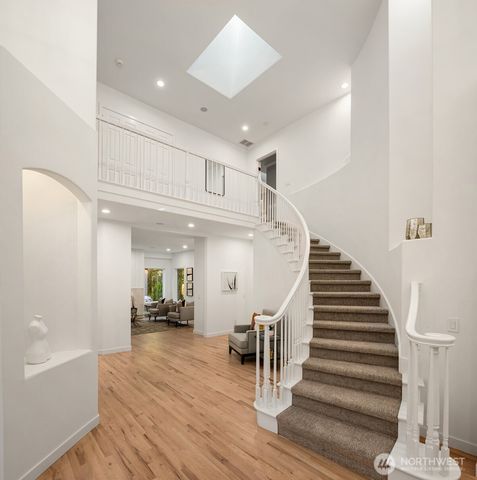 9732 Slater Avenue NE, Kirkland, WA 98033