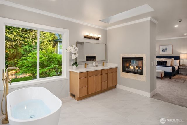 9732 Slater Avenue NE, Kirkland, WA 98033