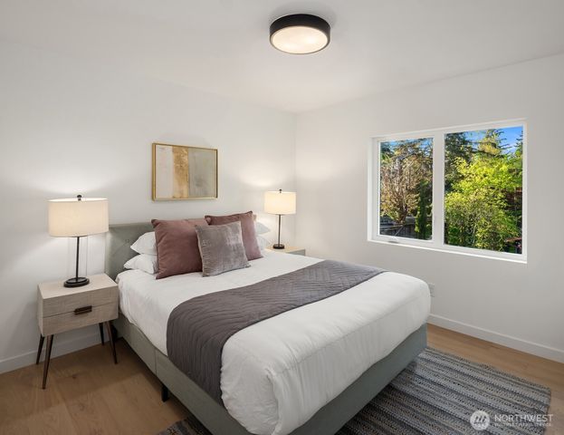 9732 Slater Avenue NE, Kirkland, WA 98033