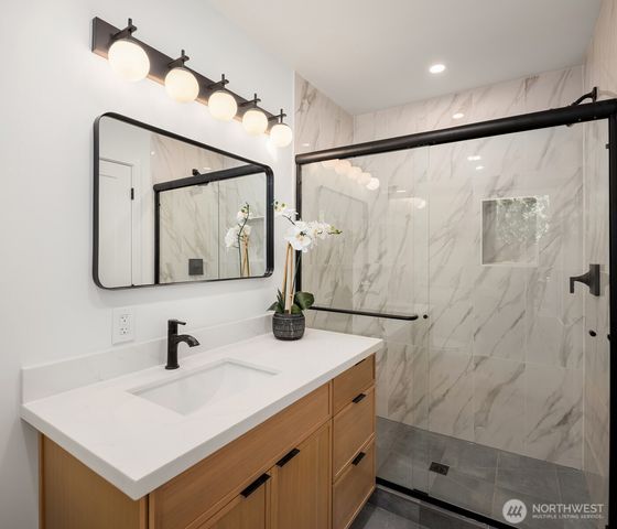 9732 Slater Avenue NE, Kirkland, WA 98033