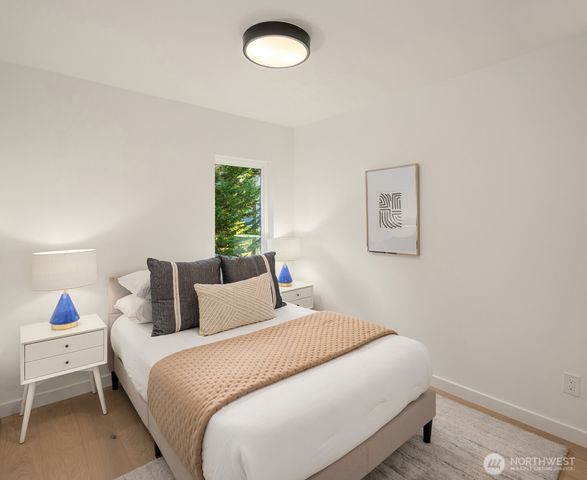 9732 Slater Avenue NE, Kirkland, WA 98033