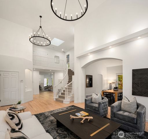 9732 Slater Avenue NE, Kirkland, WA 98033