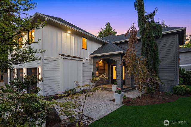 9732 Slater Avenue NE, Kirkland, WA 98033
