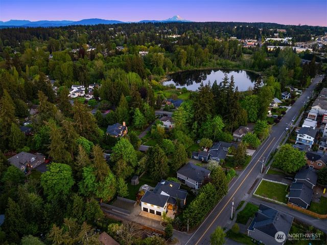 9732 Slater Avenue NE, Kirkland, WA 98033