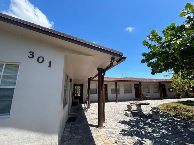 301 NW 35th Court 10, Pompano Beach, FL 33064