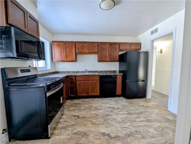 597 Hemlock Drive, Euclid, OH 44132