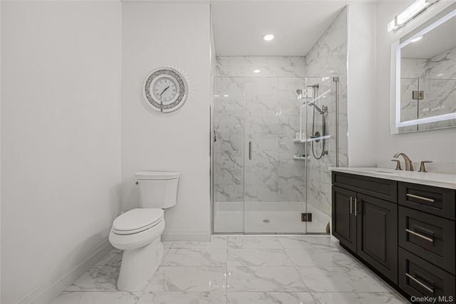 21105 Aspenwood Drive, Plainview, NY 11803