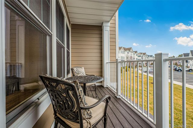 21105 Aspenwood Drive, Plainview, NY 11803