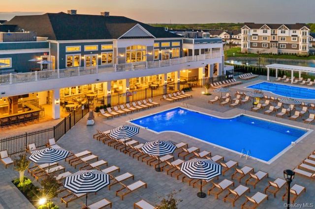 21105 Aspenwood Drive, Plainview, NY 11803