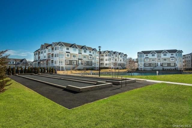 21105 Aspenwood Drive, Plainview, NY 11803