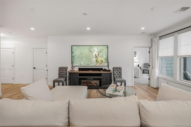 21105 Aspenwood Drive, Plainview, NY 11803