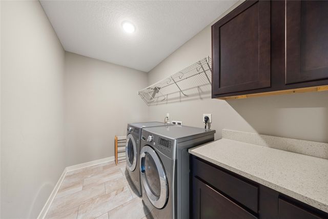 570 NE Brookshire Drive, Waukee, IA 50263