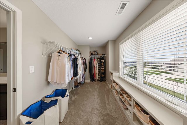 570 NE Brookshire Drive, Waukee, IA 50263